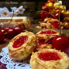 รูปของ Cheese Thumb Print Cookies Tintin Rayner