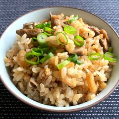 A picture of Dried Shrimp & Dried Mushroom Takikomigohan.