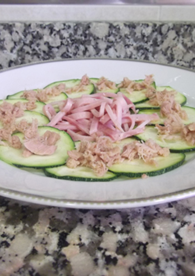 Una foto de Ensalada de calabacín