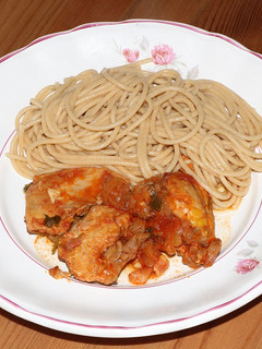 Foto de Galinha com molho de tomate