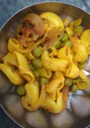 A picture of Macaroni.