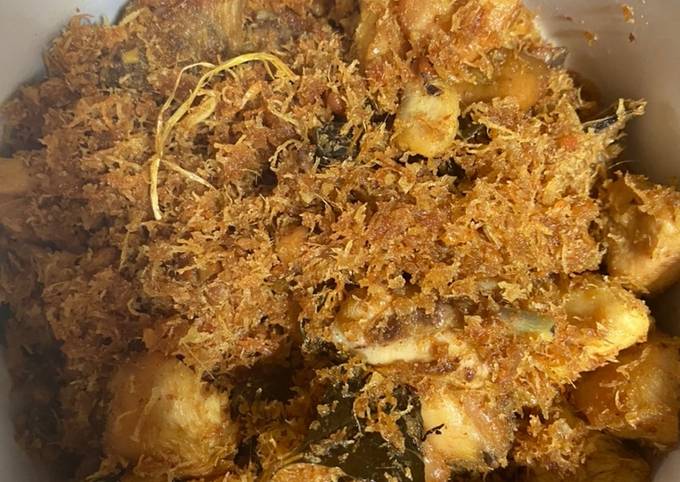 Ayam goreng srundeng lengkuas