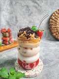 Strawberry Iced Latte