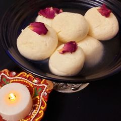 Rasgullas A picture of Rasgullas.