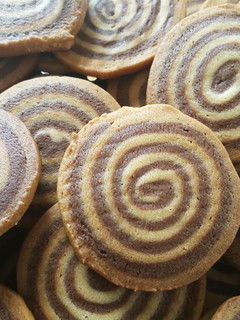 Una foto de Galletas de espiral de vainilla y chocolate