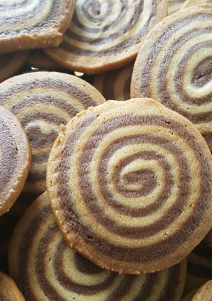Una foto de Galletas de espiral de vainilla y chocolate