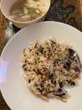 Nasi goreng seaweed dan Ikan teri)(Seaweed anchovies buttered rice)