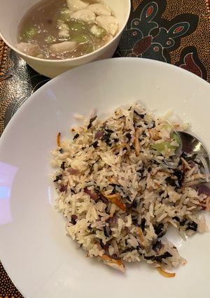 Foto resep Nasi goreng seaweed dan Ikan teri)(Seaweed anchovies buttered rice)