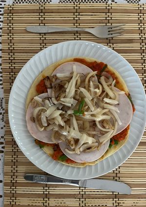 Pizza, gyorsan egyszerűen egy serpenyőben (update version) recept fotója
