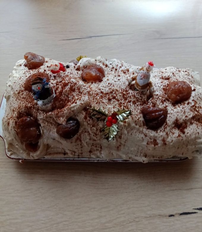 Une photo de Bûche marron whisky casseilles