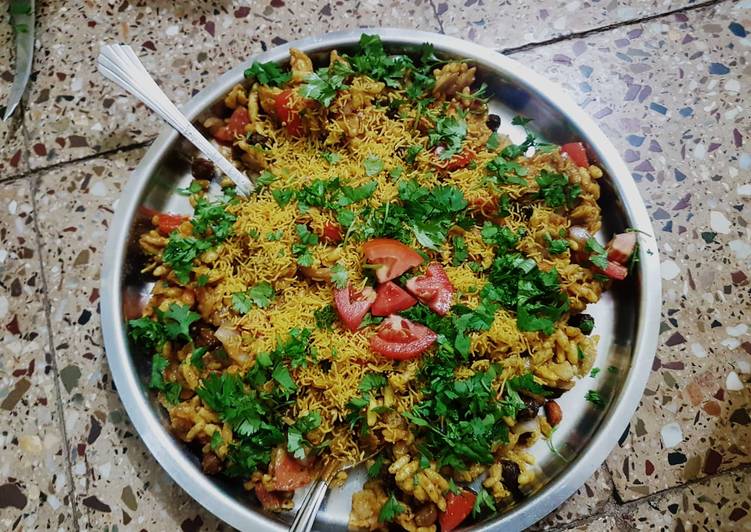 How to Prepare Super Quick Homemade Bhel