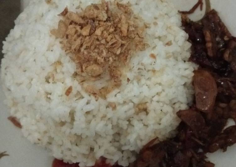 Nasi uduk ala anak kost