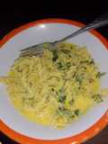 Pasta con queso y espinacas