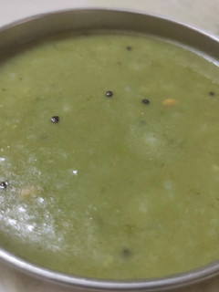 கொத்துமல்லி தயிர் கிரீன் சட்னி (Kothamalli thayir green chutney recipe in tamil) செய்முறை முக்கிய புகைப்படம்