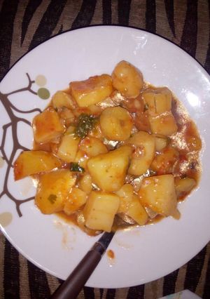 A picture of Matoke (cooked bananas and potatoes).
