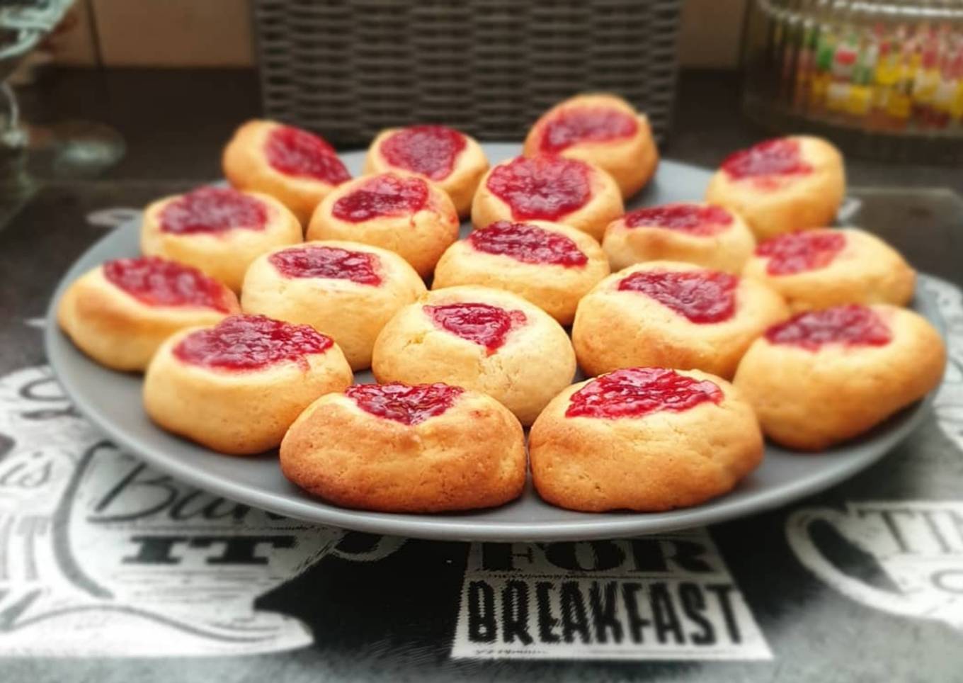 Biscuits à la confiture de fraise