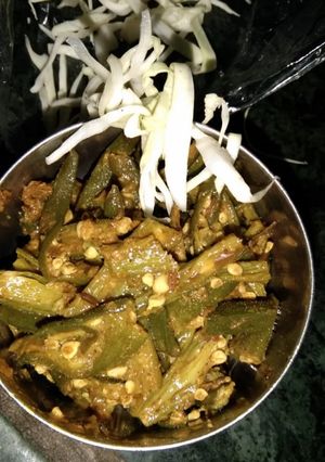 भिन्डी (Bhindi recipe in hindi) रेसिपी मुख्य फोटो