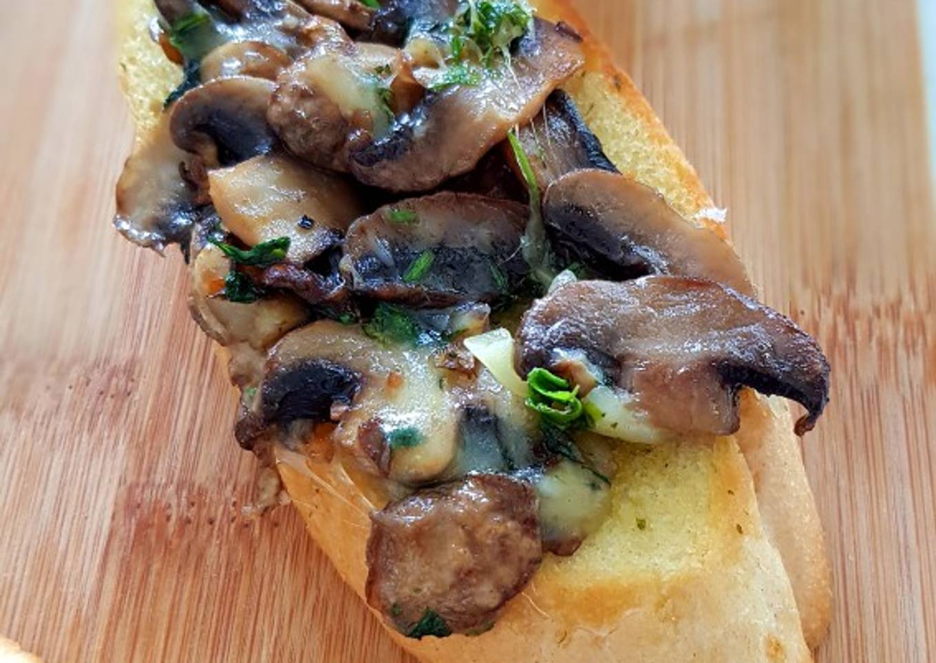 Cheesy Mushroom on Toast