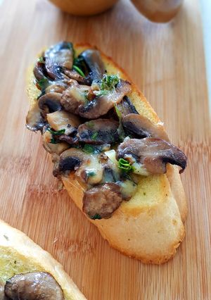 A picture of Cheesy Mushroom on Toast.
