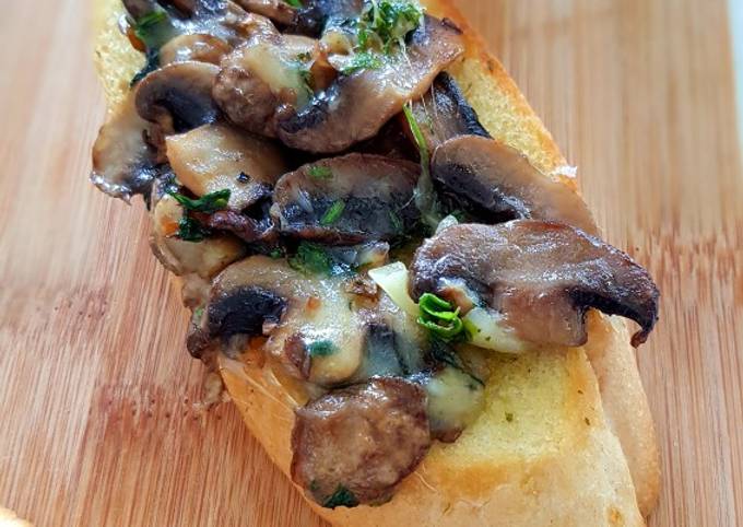 Cheesy Mushroom on Toast