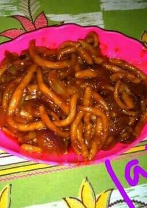 होममेड आटा इंस्टेंट नूडल्स (Homemade atta instant noodles recipe in hindi) रेसिपी मुख्य फोटो