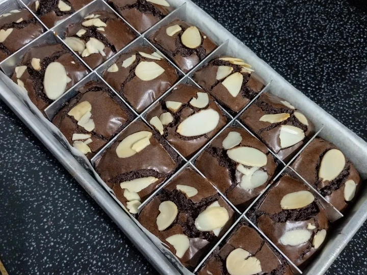 Cara Mudah Membikin Resep Shiny crust Brownies yang Enak Banget Anti Ribet, Bisa Manjain Lidah
