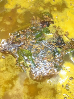 கீரை தண்டு சூப் (Keerai thandu soup recipe in tamil) செய்முறை முக்கிய புகைப்படம்