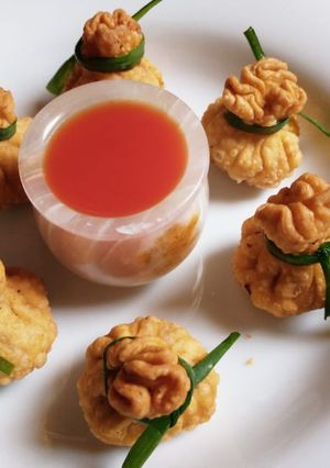A picture of Money bag dumplings (Potli samosa).