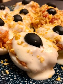Una foto de Mix de huevos rellenos