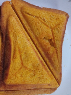 A picture of Sandwiched bread.