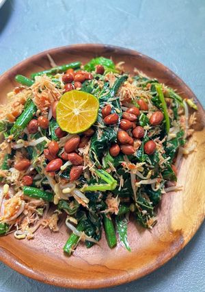 Foto resep Jukut serombotan (urap khas bali)