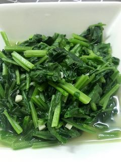 蒜炒菠菜 的食譜成品照片