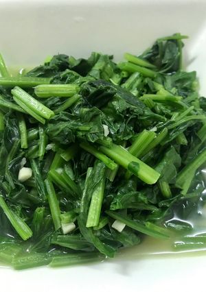 蒜炒菠菜 的食譜成品照片