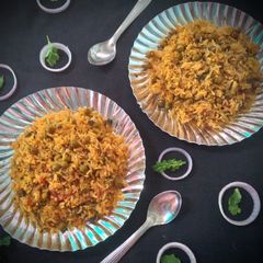 A picture of Methi matar pulao.