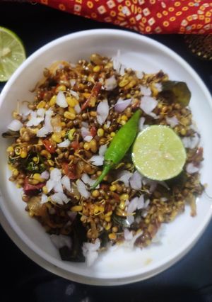 A picture of Sprouted moong stir fry.