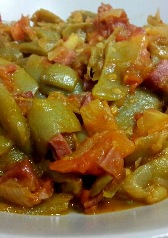 Una foto de Judía verdes salteadas con jamón y tomate