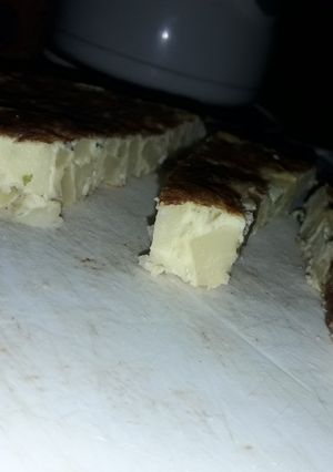 Una foto de Tortilla de papa (facilísimo) ♡