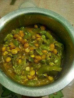 गिलकी चना दाल की रसदार सब्जी रेसिपी मुख्य फोटो