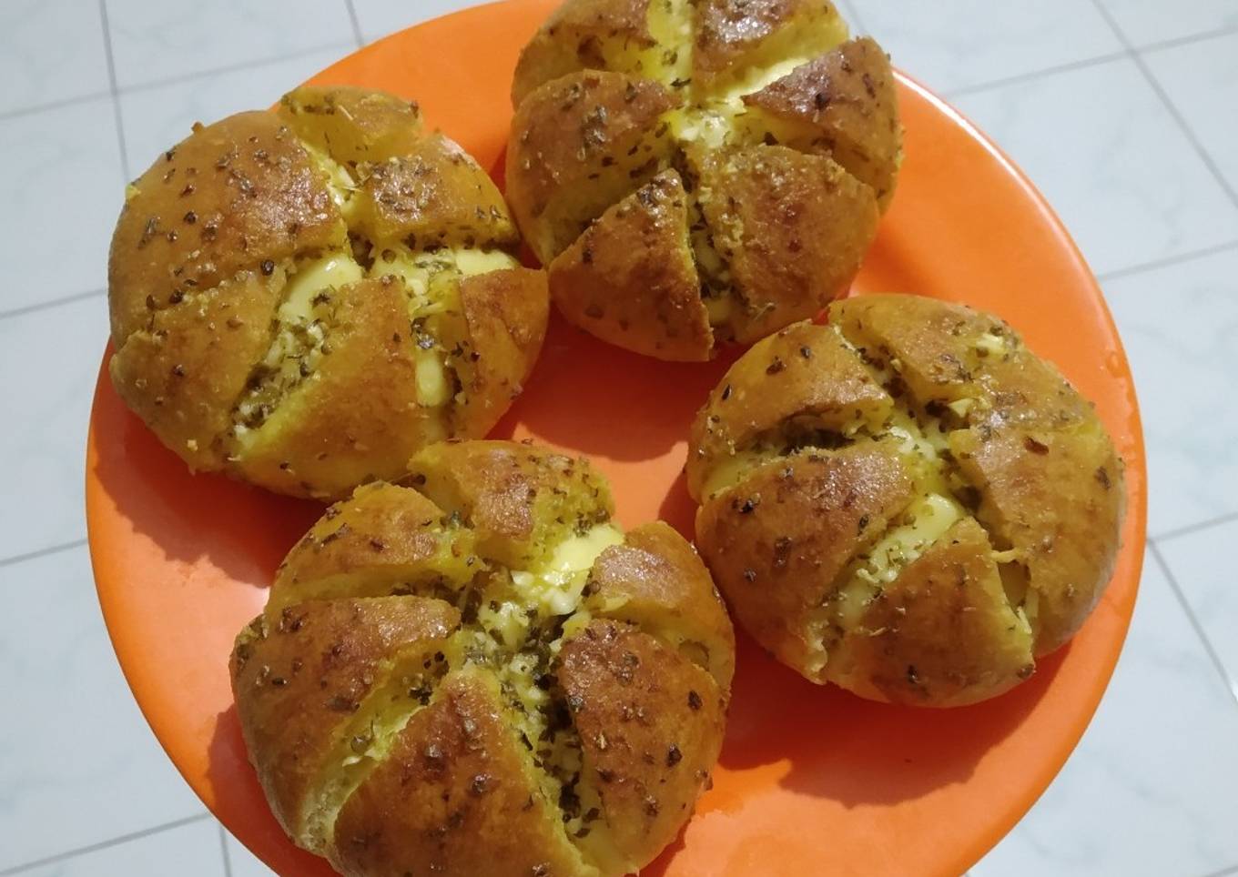 Korean Garlic Cheese Bread