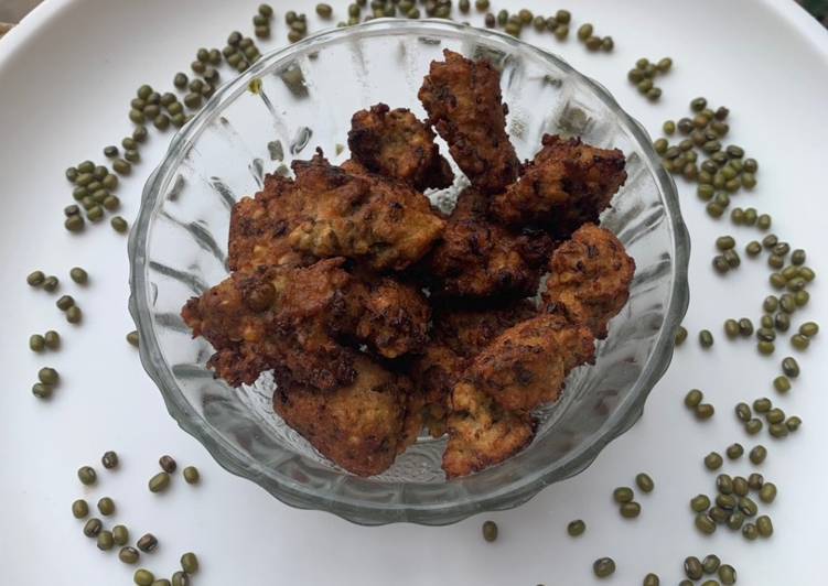 Steps to Make Speedy Green moong dal Pakoda