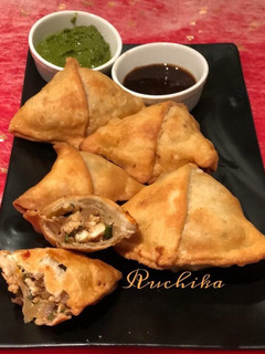 A picture of Palak paneer samosa.