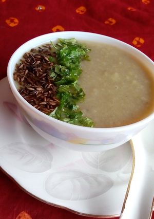 A picture of Bottlegourd soup.