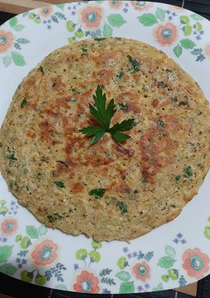 Una foto de Torta o tortilla de atún y papa