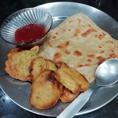 A picture of Aloo gobhi pakora.