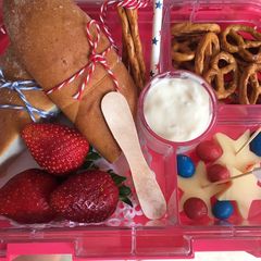 A picture of How to make a French style lunch box Oui Oui!.