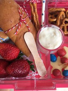 A picture of How to make a French style lunch box Oui Oui!.