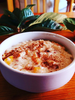 Una foto de Arroz con leche con sacarina y fruta de temporada