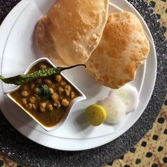 A picture of Punjabi chole bhature.