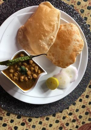 A picture of Punjabi chole bhature.