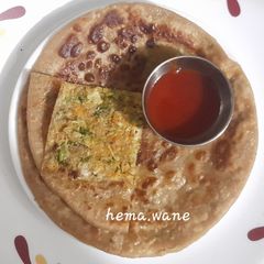 A picture of Cauliflower paratha.